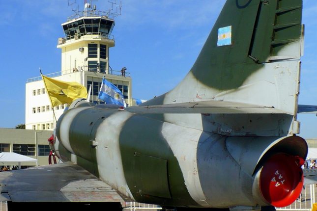 El halcón y la torre